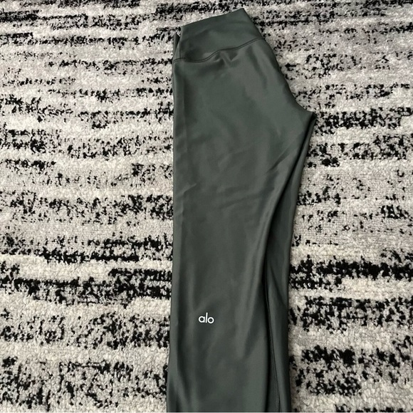 Alo Yoga 7/8 High-Waist Airlift Green Leggings Women's Size Medium - Picture 2 of 7